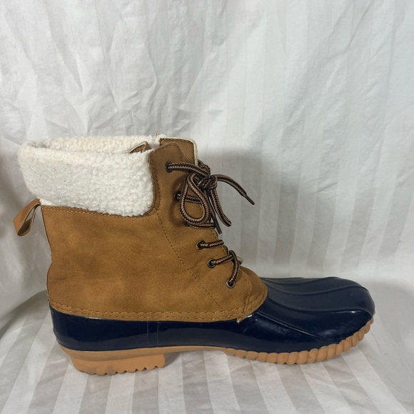 Women's Two-Tone Lace-Up Boots - Picture 7 of 14